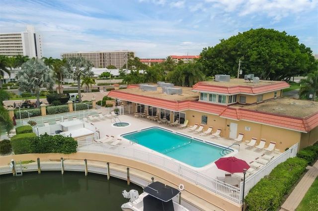1300 N PORTOFINO DRIVE 208, Sarasota, FL 34242