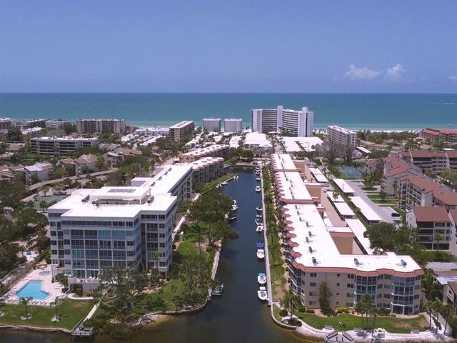 1300 N PORTOFINO DRIVE 208, Sarasota, FL 34242