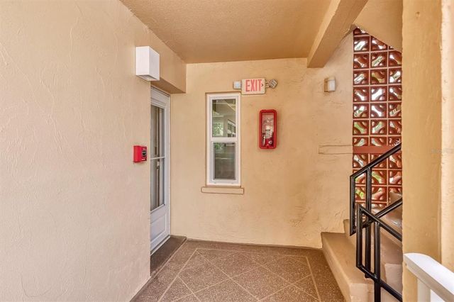 1300 N PORTOFINO DRIVE 208, Sarasota, FL 34242