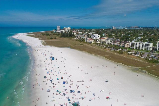 1300 N PORTOFINO DRIVE 208, Sarasota, FL 34242