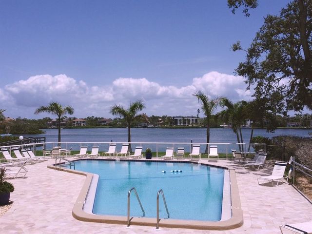 1300 N PORTOFINO DRIVE 208, Sarasota, FL 34242