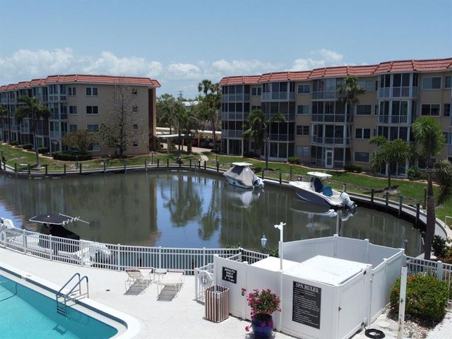 1300 N PORTOFINO DRIVE 208, Sarasota, FL 34242