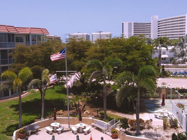 1300 N PORTOFINO DRIVE 208, Sarasota, FL 34242