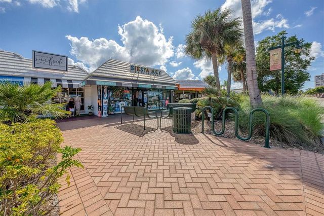 1300 N PORTOFINO DRIVE 208, Sarasota, FL 34242