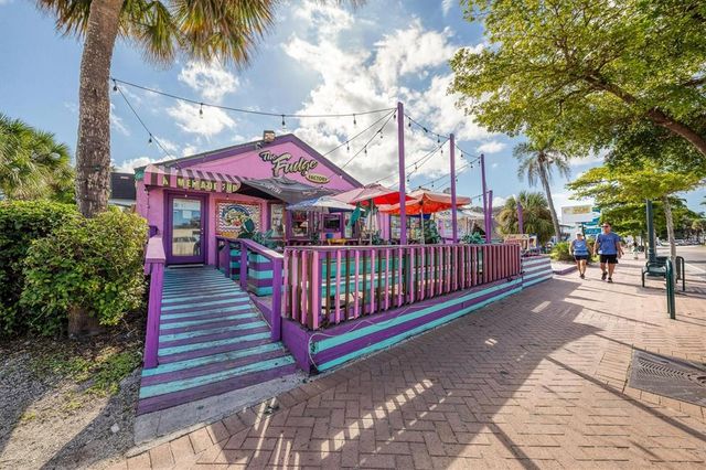 1300 N PORTOFINO DRIVE 208, Sarasota, FL 34242