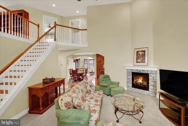 1316 WILLOW CREEK DR, Mount Joy, PA 17552