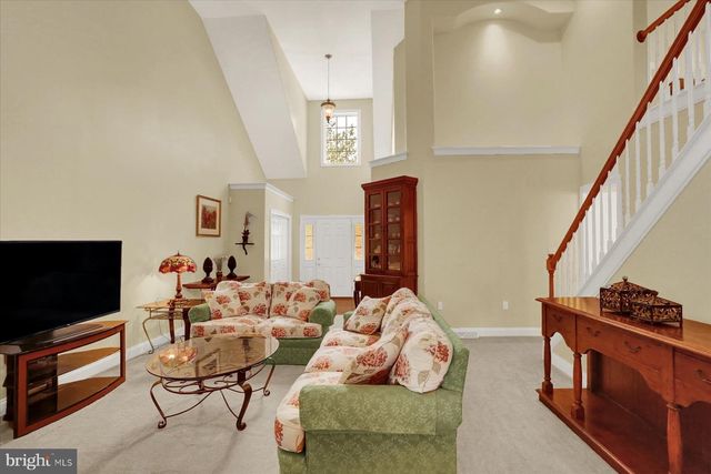 1316 WILLOW CREEK DR, Mount Joy, PA 17552