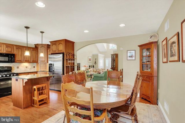 1316 WILLOW CREEK DR, Mount Joy, PA 17552