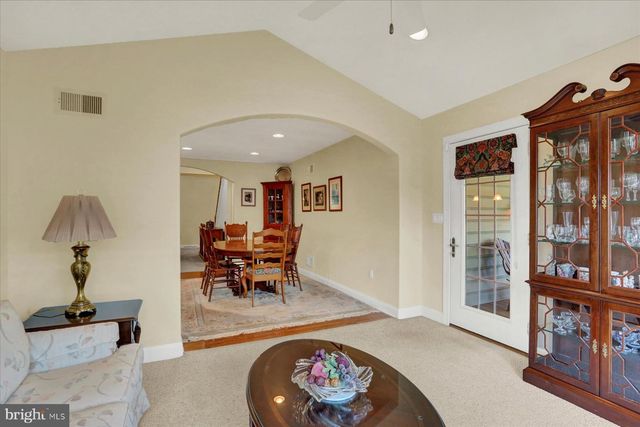 1316 WILLOW CREEK DR, Mount Joy, PA 17552
