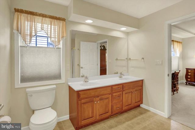 1316 WILLOW CREEK DR, Mount Joy, PA 17552