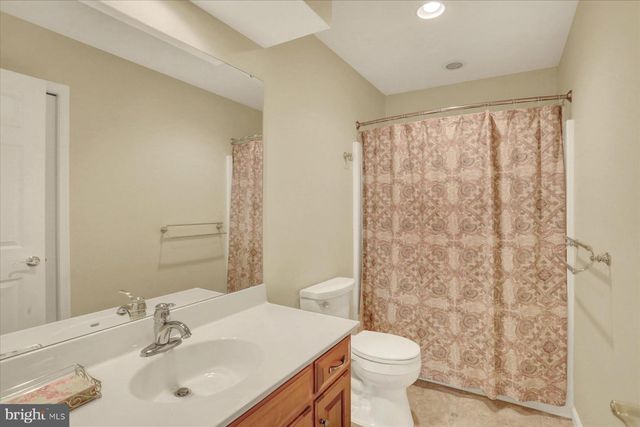 1316 WILLOW CREEK DR, Mount Joy, PA 17552