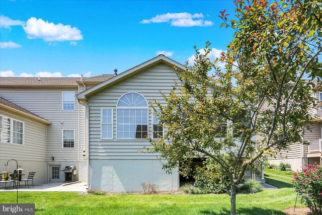 1316 WILLOW CREEK DR, Mount Joy, PA 17552