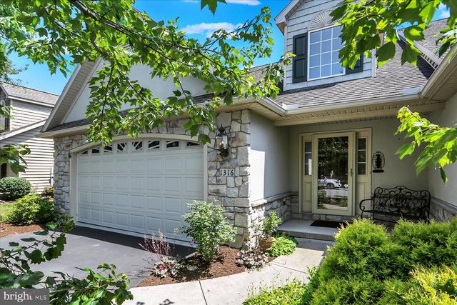 1316 WILLOW CREEK DR, Mount Joy, PA 17552