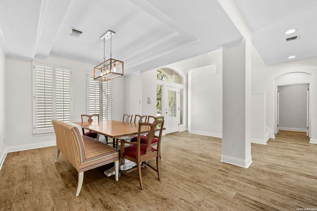 8522 FAIRWAY BEND DR, Boerne, TX 78015