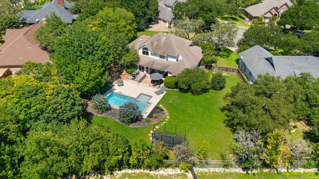 8522 FAIRWAY BEND DR, Boerne, TX 78015