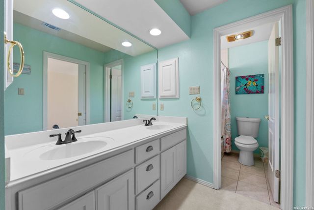 8522 FAIRWAY BEND DR, Boerne, TX 78015