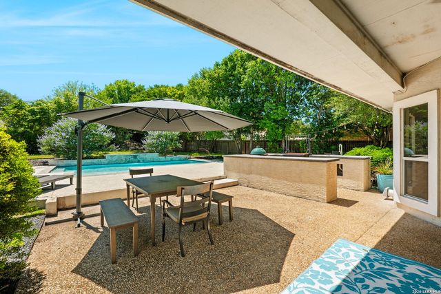 8522 FAIRWAY BEND DR, Boerne, TX 78015