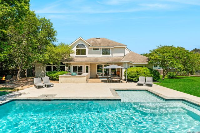 8522 FAIRWAY BEND DR, Boerne, TX 78015