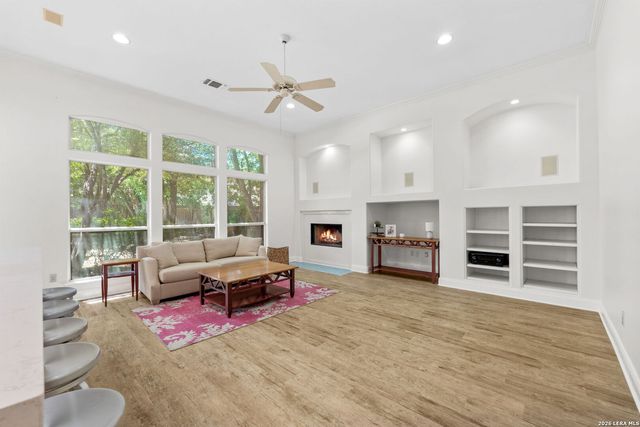 8522 FAIRWAY BEND DR, Boerne, TX 78015
