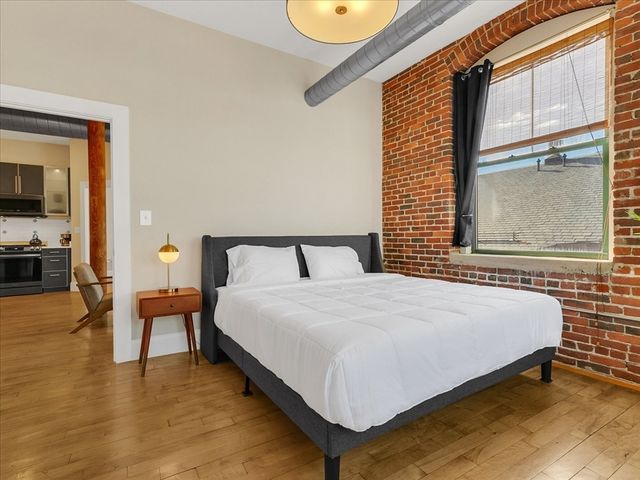 281 Essex St 303, Salem, MA 01970