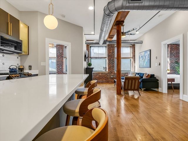 281 Essex St 303, Salem, MA 01970