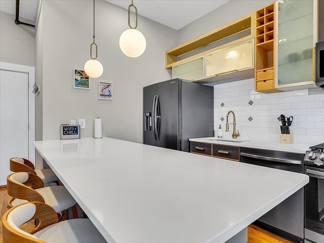 281 Essex St 303, Salem, MA 01970