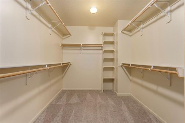 212 NE Hidden Ridge Lane, Lee's Summit, MO 64064