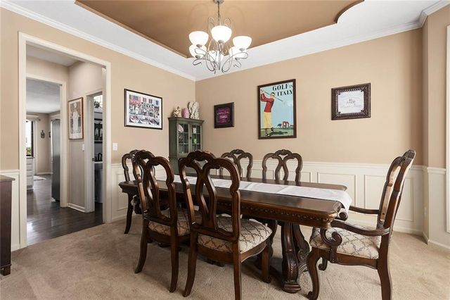212 NE Hidden Ridge Lane, Lee's Summit, MO 64064