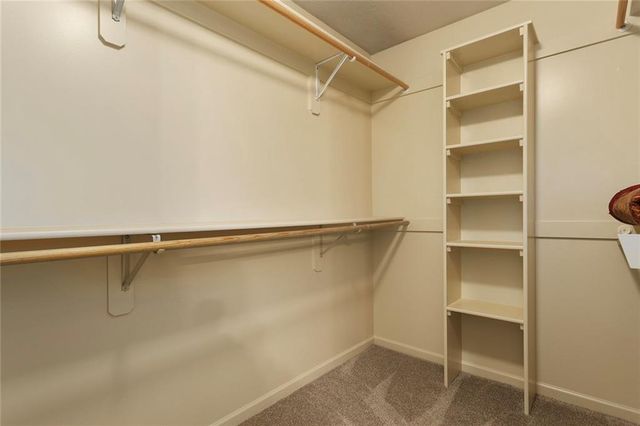 212 NE Hidden Ridge Lane, Lee's Summit, MO 64064
