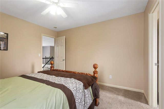 212 NE Hidden Ridge Lane, Lee's Summit, MO 64064