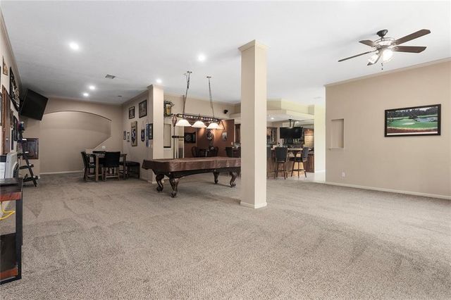 212 NE Hidden Ridge Lane, Lee's Summit, MO 64064
