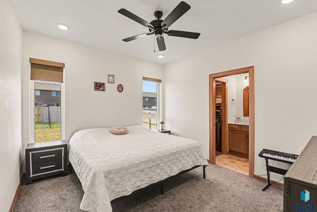 5517 S Spirea Ave Avenue, Sioux Falls, SD 57108