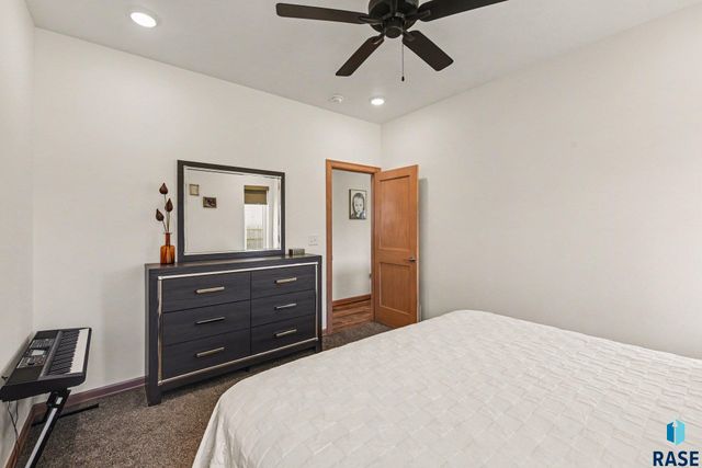 5517 S Spirea Ave Avenue, Sioux Falls, SD 57108