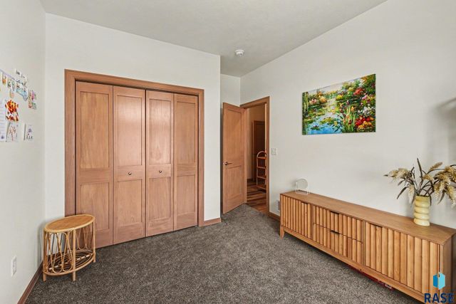 5517 S Spirea Ave Avenue, Sioux Falls, SD 57108