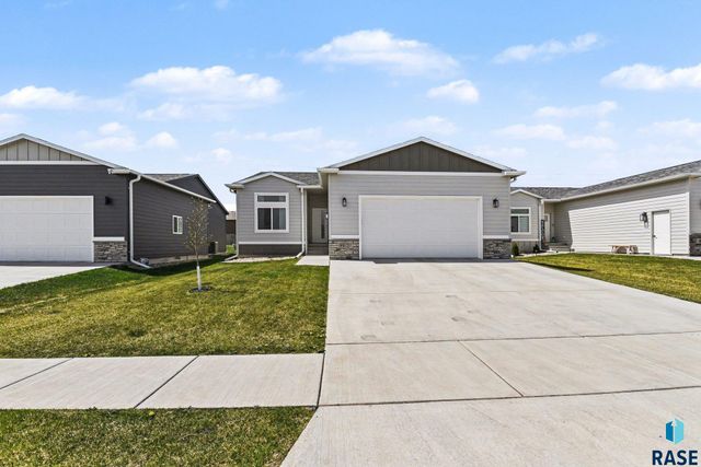5517 S Spirea Ave Avenue, Sioux Falls, SD 57108