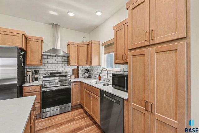 5517 S Spirea Ave Avenue, Sioux Falls, SD 57108