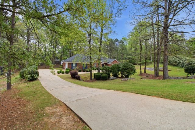 1045 King Place Drive, Columbus, GA 31904