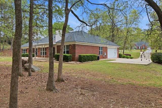 1045 King Place Drive, Columbus, GA 31904