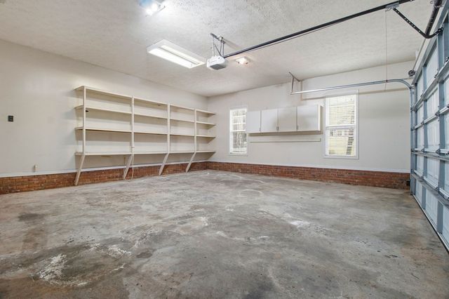 1045 King Place Drive, Columbus, GA 31904