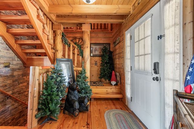 582 Sahkanaga Drive, Murphy, NC 28906