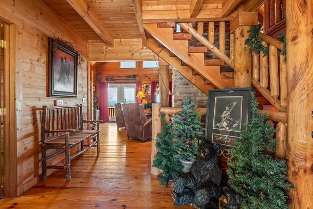 582 Sahkanaga Drive, Murphy, NC 28906