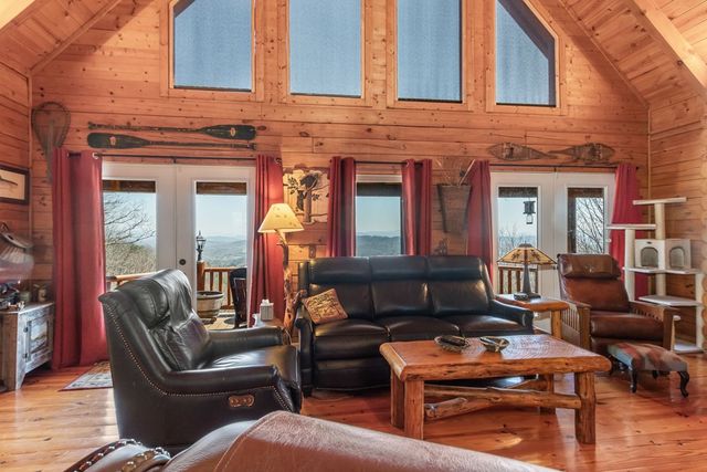 582 Sahkanaga Drive, Murphy, NC 28906