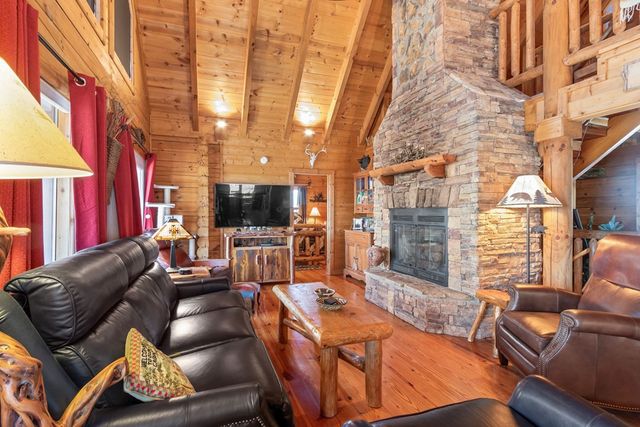 582 Sahkanaga Drive, Murphy, NC 28906
