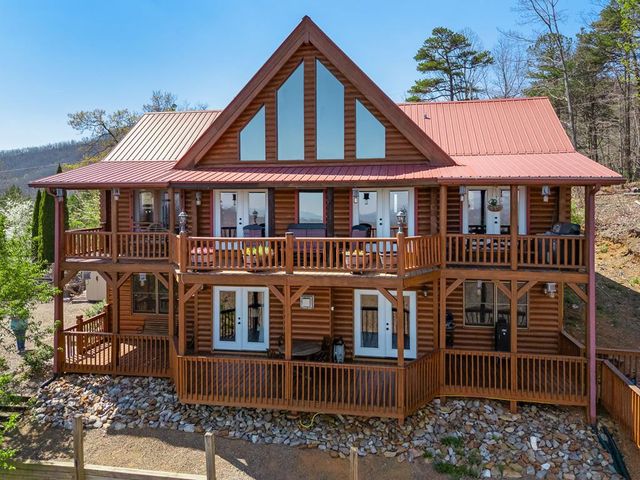 582 Sahkanaga Drive, Murphy, NC 28906