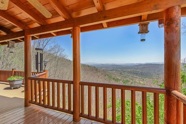 582 Sahkanaga Drive, Murphy, NC 28906