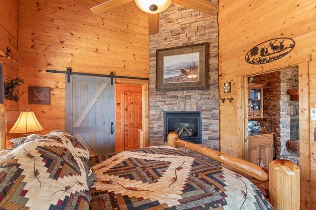 582 Sahkanaga Drive, Murphy, NC 28906