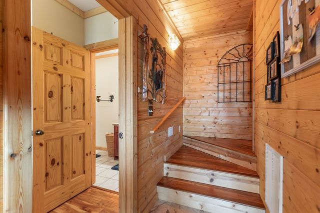 582 Sahkanaga Drive, Murphy, NC 28906