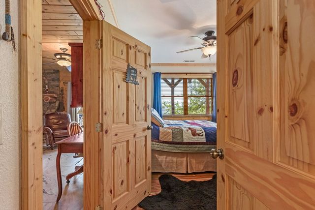 582 Sahkanaga Drive, Murphy, NC 28906
