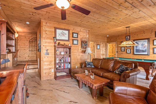582 Sahkanaga Drive, Murphy, NC 28906