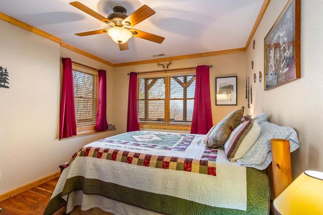 582 Sahkanaga Drive, Murphy, NC 28906